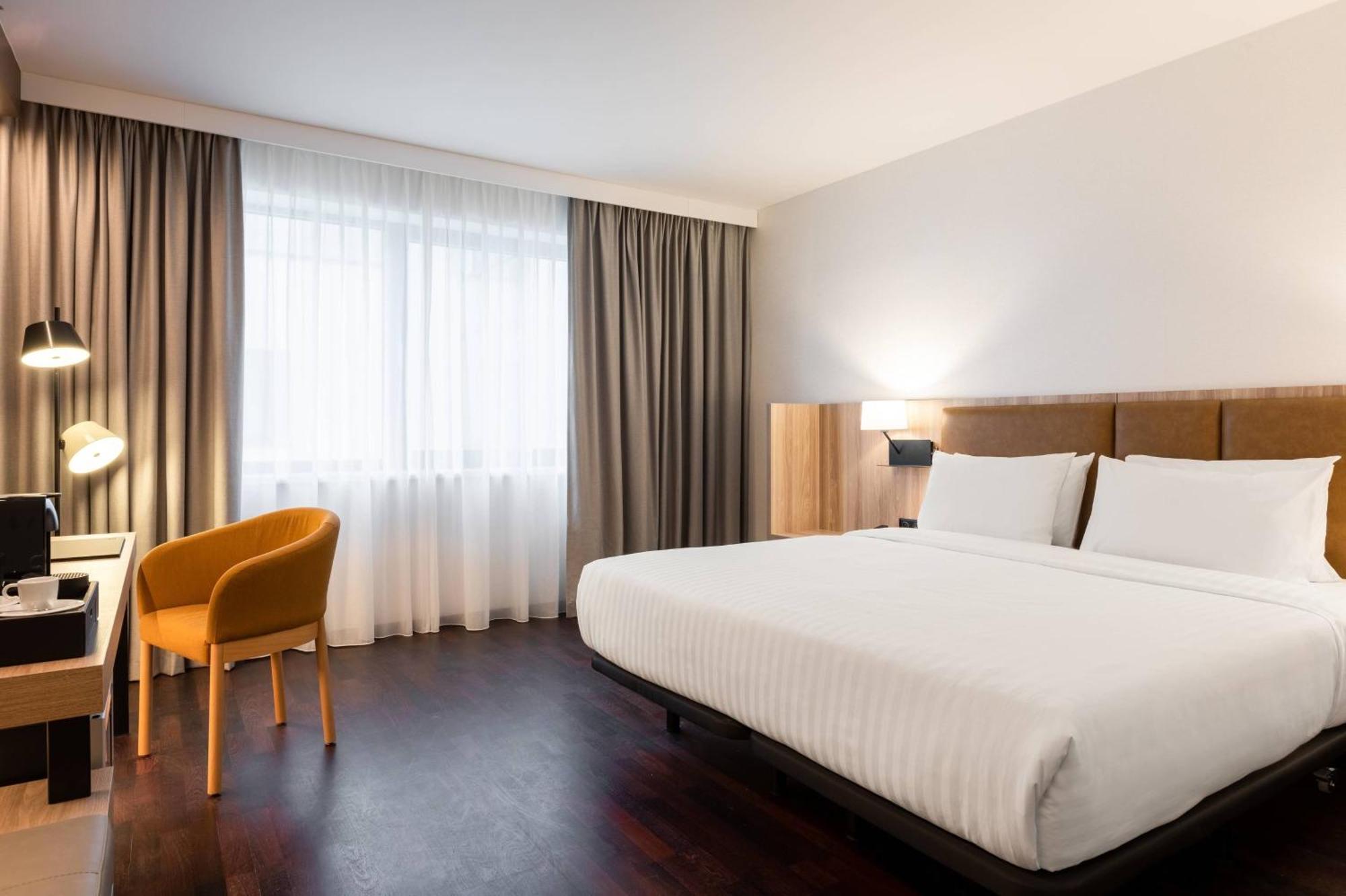 Standard Zimmer mit Kingsize-Bett